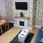 Peaceful 2 Bed House Free Wifi And Parking