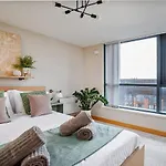 The Exquisite Penthouse Of Leeds - Sleeps 8