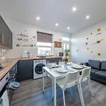*Rc12S* For Your Most Relaxed & Cosy Stay + Free Parking + Free Fast Wifi *