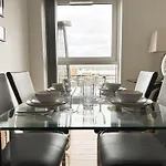 Luxury 3 Bedroom Apt. Leeds Centre