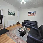 Homely Double Bed, Tv, Wi-Fi And Garden