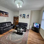 Homely Double Bed, Tv, Wi-Fi And Garden