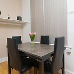 Rio House - 2 Miles From Central Leeds