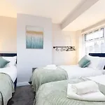 4 Bdr Home, Sleeps 10, Contractor Stays