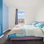 Spacious 3-Bedroom Home In Leeds