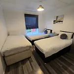 2 Bedroom Cozy Chambers With Free Parking