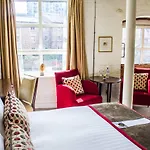 42 The Calls Hotel
