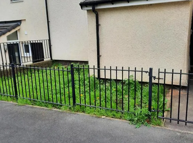 Lovely 2-Bed House In The Heart Of Woodhouse Leeds