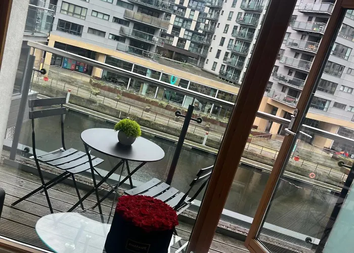 Clarance Docks Apartment