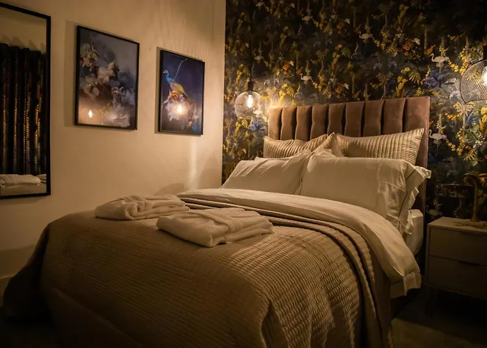 Kirkgate Suites - Stylish City Centre Apartment