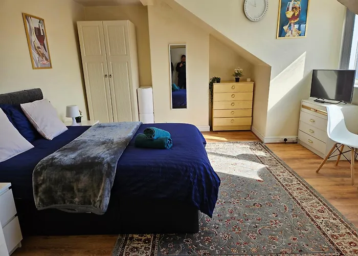 Homely Double Bed, Tv, Wi-Fi And Garden