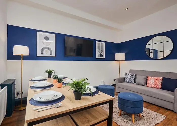 Large House Close To Leeds - Ideal For Groups