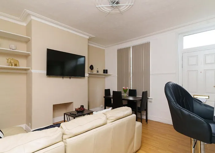 Rio House - 2 Miles From Central Leeds