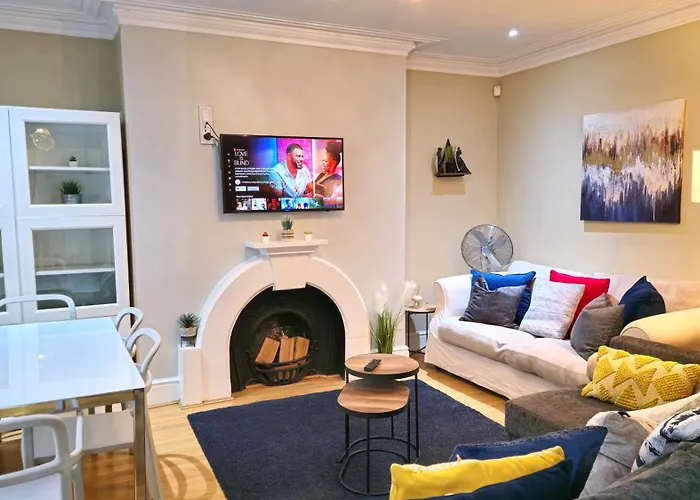 Stylish 2 Bedroom Apartment, Leeds Centre + Free Parking