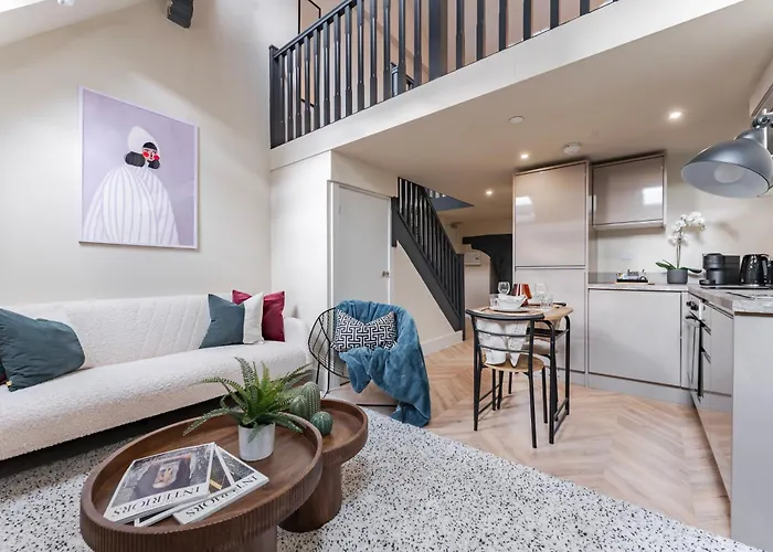 Luxury Tower, Penthouse & Split Level Apartments In Leeds City Centre