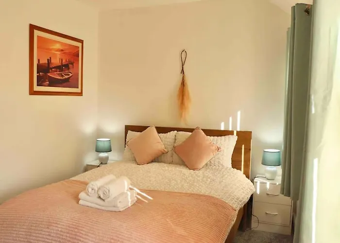 Stunning Guest House Free Wifi &Parking