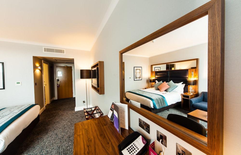 Crowne Plaza By Ihg Hotel 4*