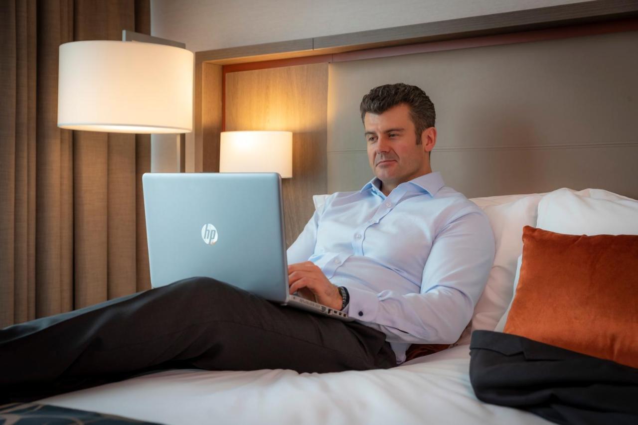 Clayton Hotel, Leeds 4*