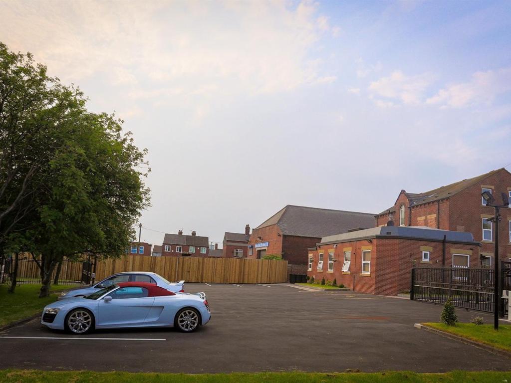 Spacious Close To City Centre With Free Secure Parking Apartment Leeds (West Yorkshire)