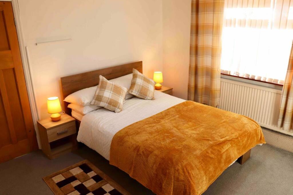 Cheerful 2 Bedroom Residential - Free Parking Holiday home