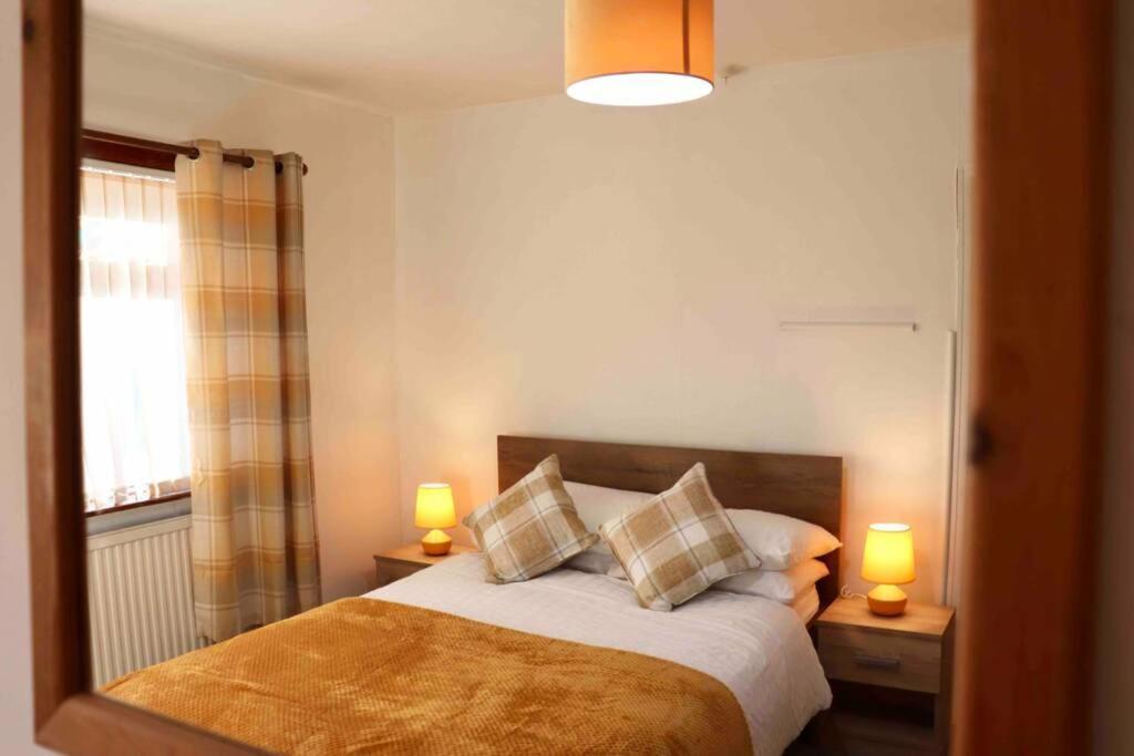 Holiday home Cheerful 2 Bedroom Residential - Free Parking Leeds (West Yorkshire)