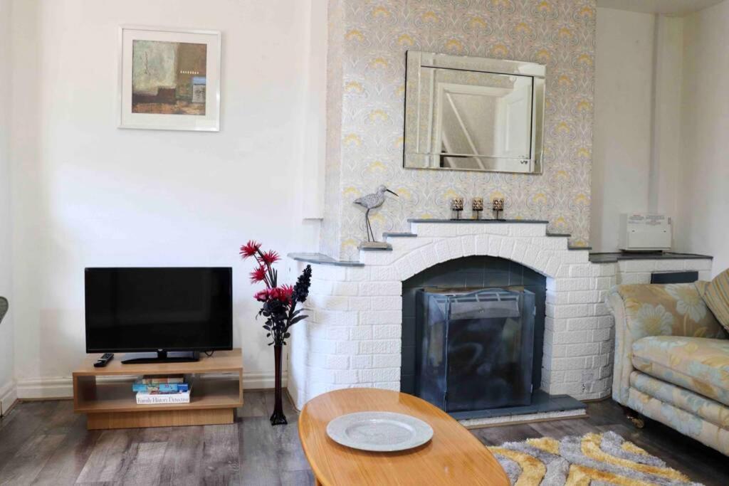 Cheerful 2 Bedroom Residential - Free Parking * Leeds (West Yorkshire)