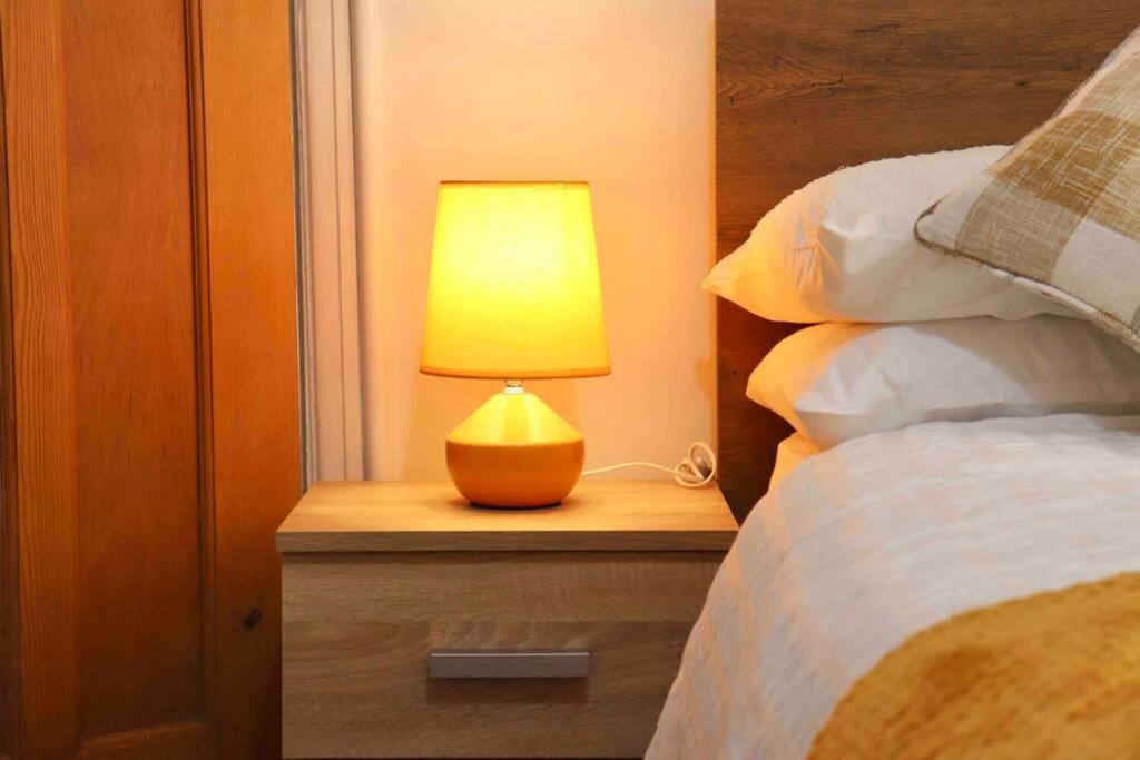 Holiday home Cheerful 2 Bedroom Residential - Free Parking Leeds (West Yorkshire)