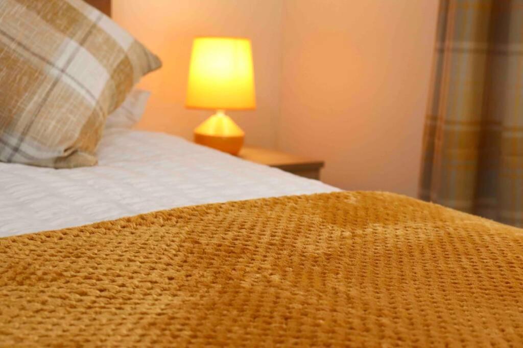 Cheerful 2 Bedroom Residential - Free Parking * Leeds (West Yorkshire)