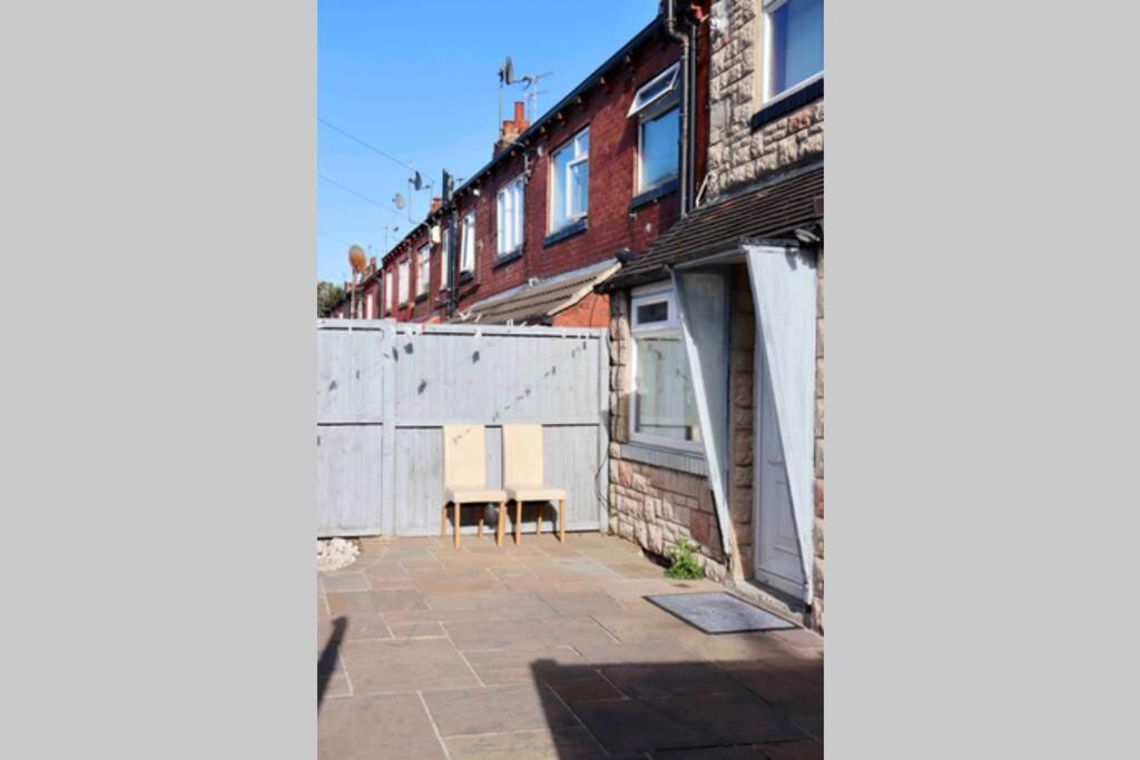 Cheerful 2 Bedroom Residential - Free Parking Holiday home