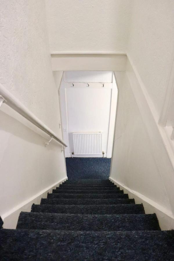 Apartment Entire Family Vacation . Wifi . Free Parking Leeds (West Yorkshire)