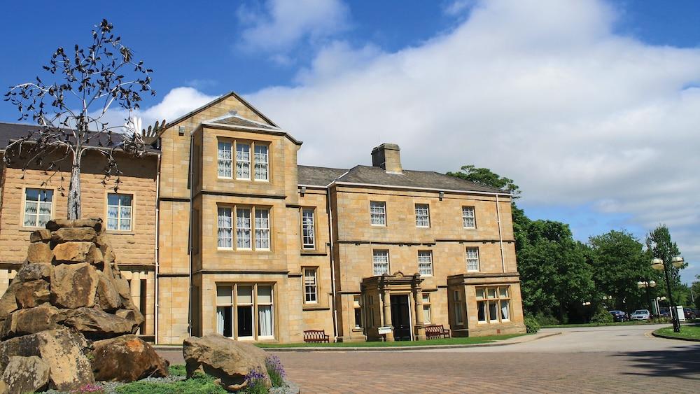 Weetwood Hall Estate Hotel 4*