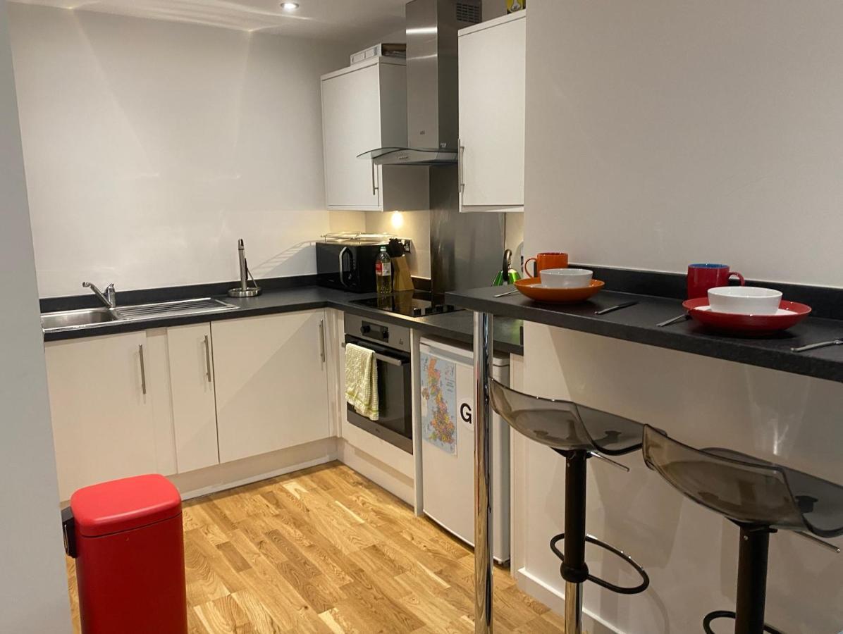 Entire Studio In Picturesque Islands - Short Walk From Leeds Centre Apartment