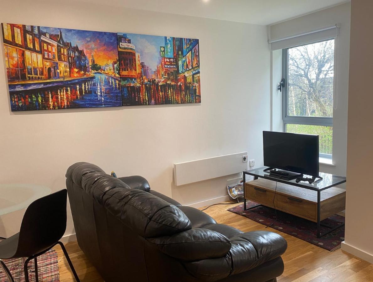 Entire Studio In Picturesque Islands - Short Walk From Leeds Centre