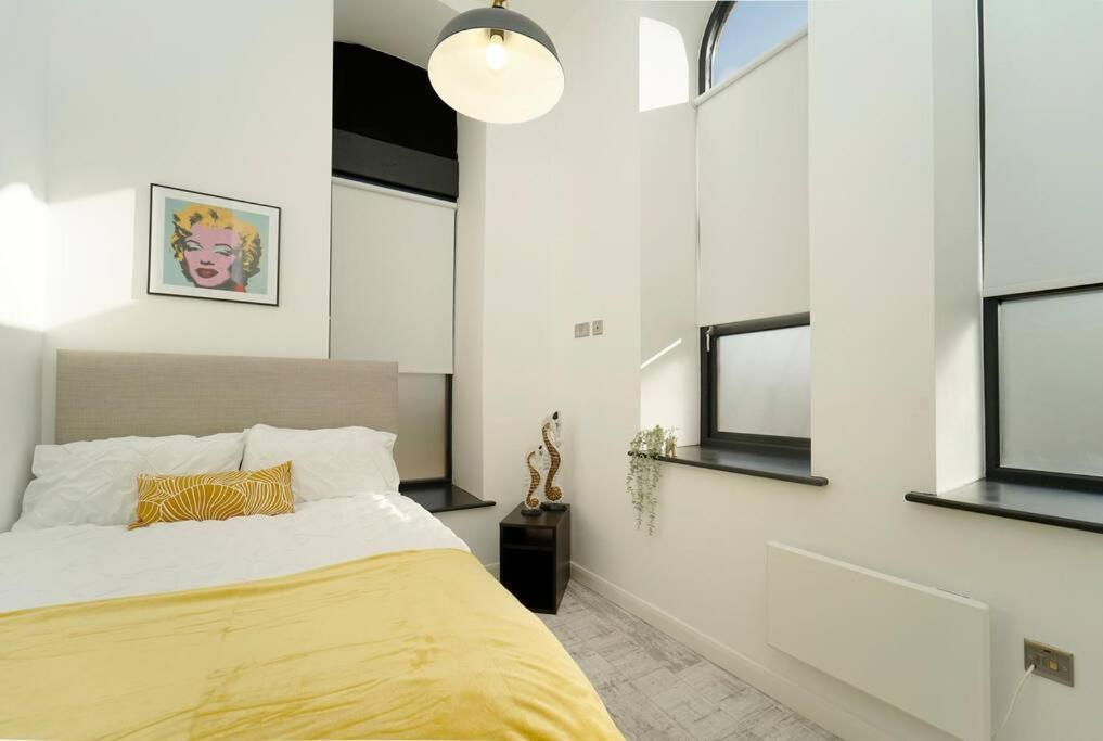 Spacious 2 Bedroom Centre