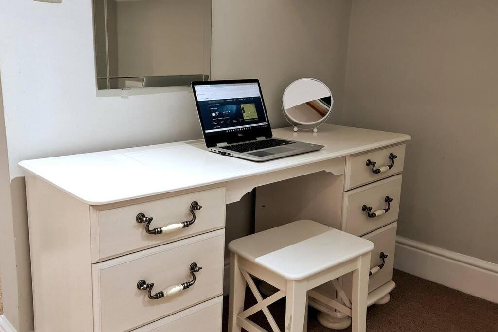 Stylish 2 Bedroom Apartment, Leeds Centre + Free Parking Apartment
