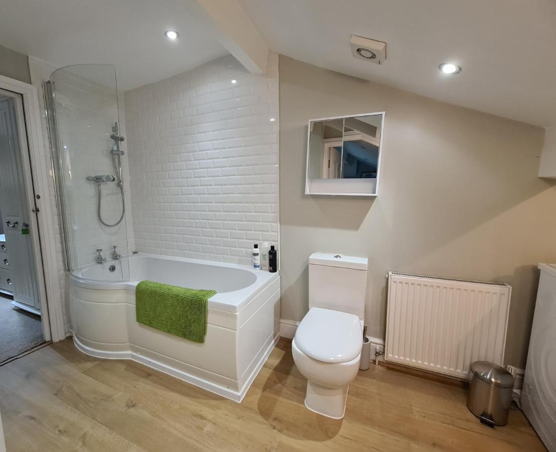 Apartment Stylish 2 Bedroom Apartment, Leeds Centre + Free Parking *