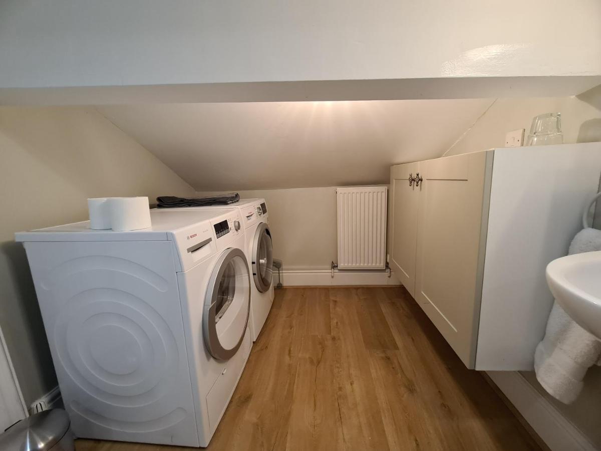 Stylish 2 Bedroom Apartment, Leeds Centre + Free Parking Leeds (West Yorkshire)