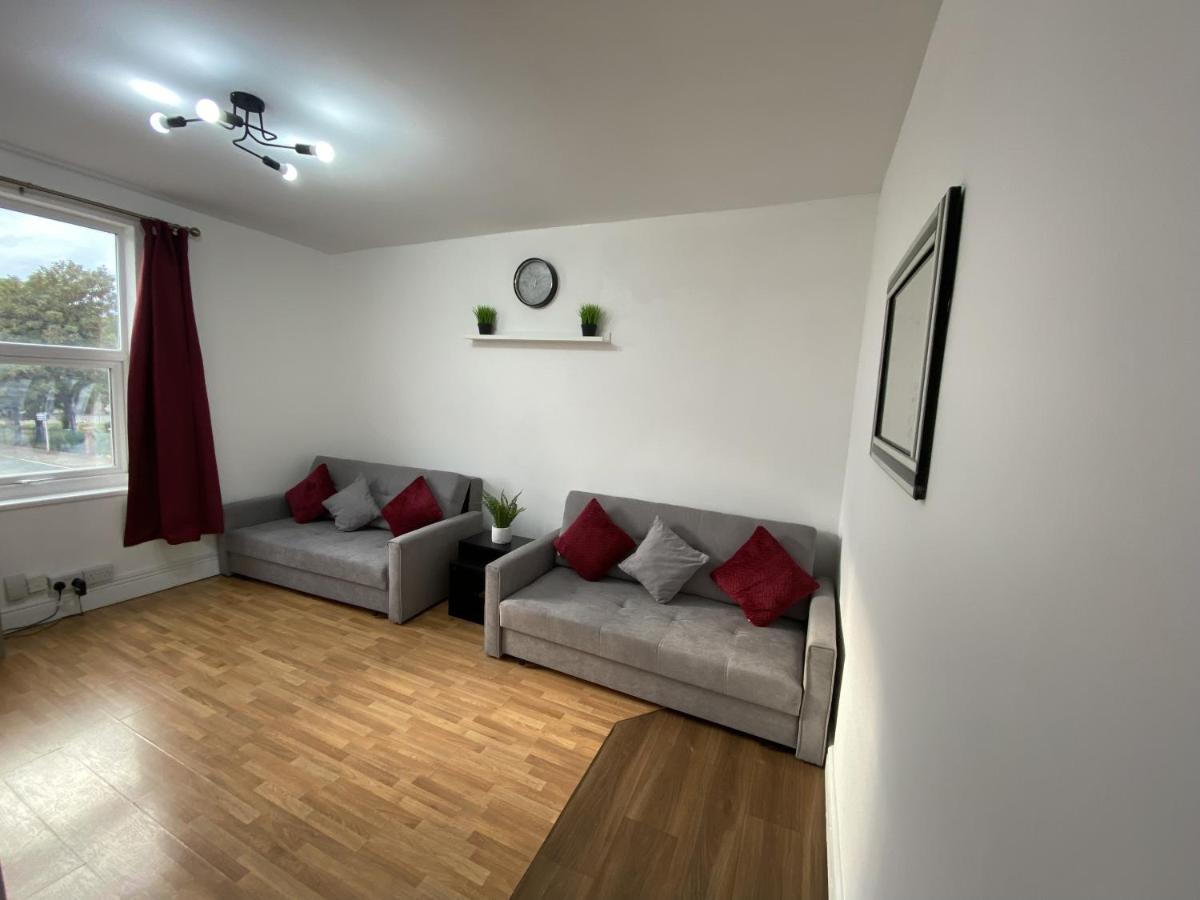 Modern 2 Bedroom Flat Close To Centre