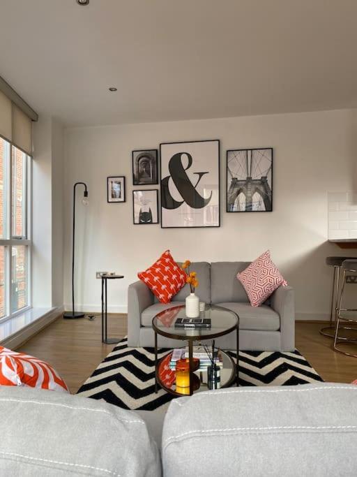 Apartment Leeds Townhouse With Private Roof Garden Sleeps 4 Leeds (West Yorkshire)
