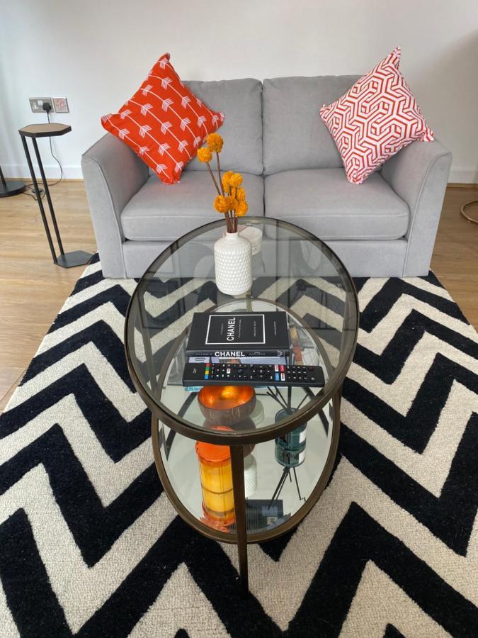 Leeds Townhouse With Private Roof Garden Sleeps 4