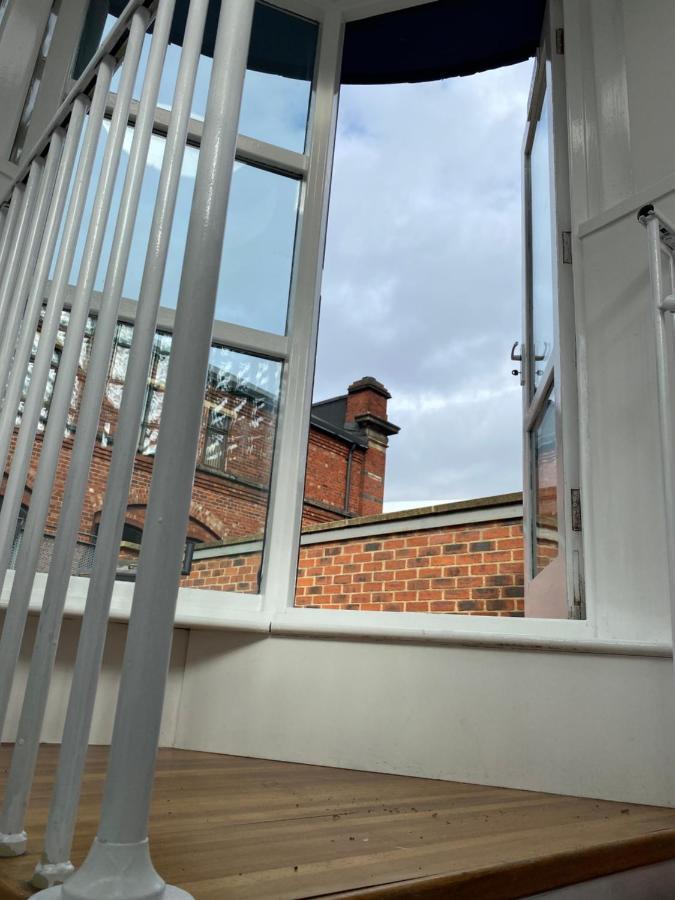 Leeds Townhouse With Private Roof Garden Sleeps 4 Apartment