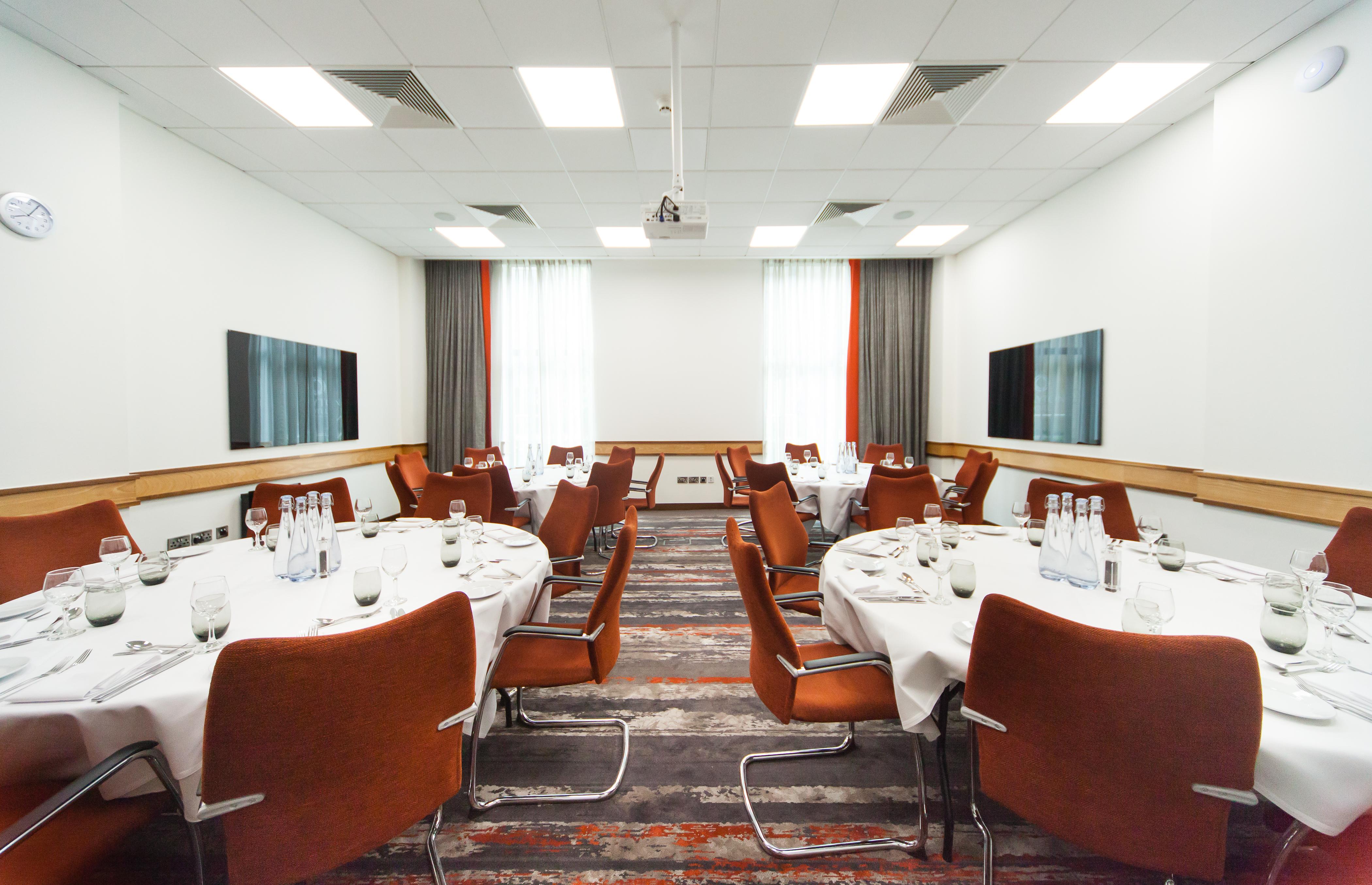 Clayton Hotel, Leeds 4*