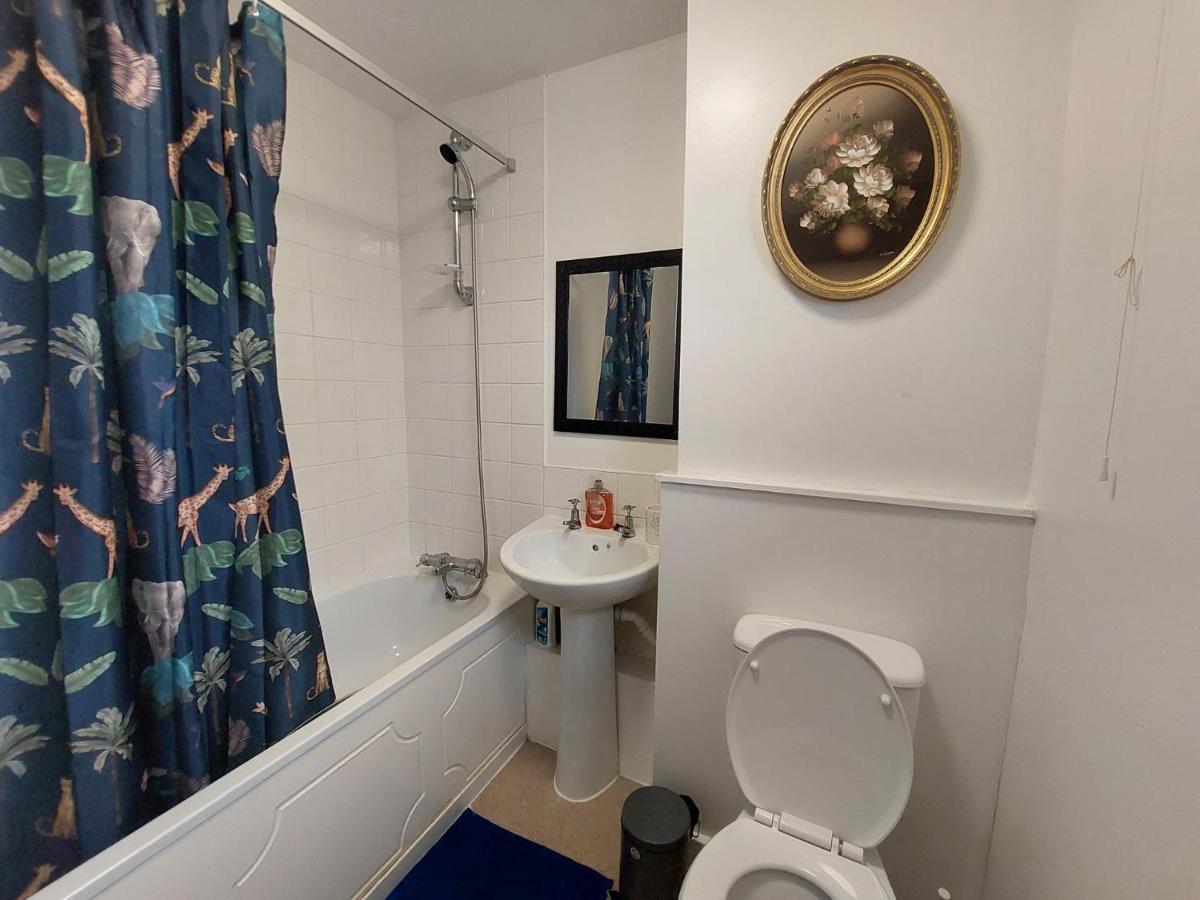 Lovely 2-bed House In The Heart Of Woodhouse Leeds Holiday home *