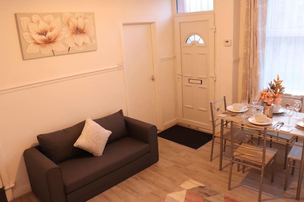 Cozy Family With Free Parking And Wifi Apartment *
