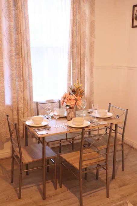 Cozy Family With Free Parking And Wifi *