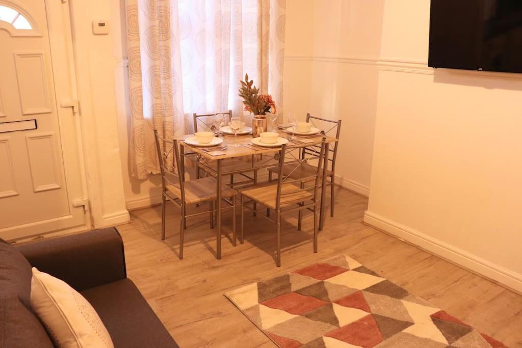 Apartment Cozy Family With Free Parking And Wifi Leeds (West Yorkshire)