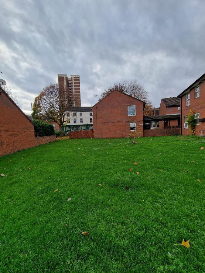 2 Bedroom Cozy Chambers With Free Parking
