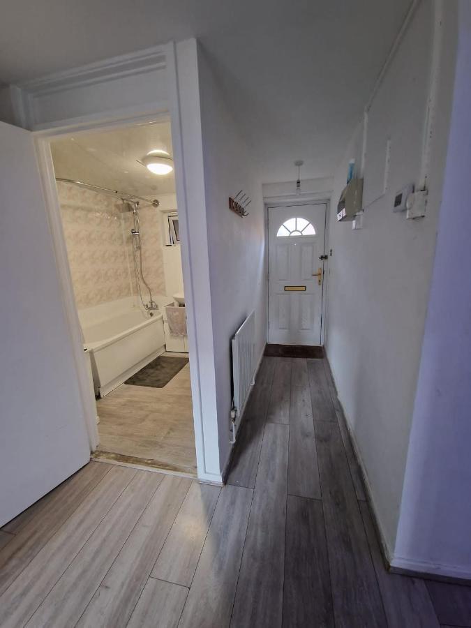 2 Bedroom Cozy Chambers With Free Parking * Leeds (West Yorkshire)