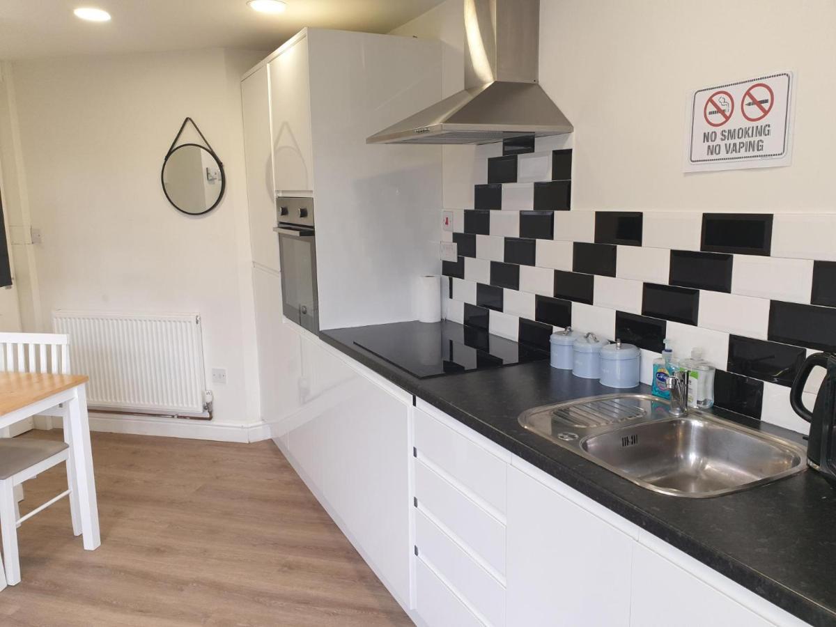 Modern 1 Bed 10 Mins To Leeds Cent Leeds (West Yorkshire)