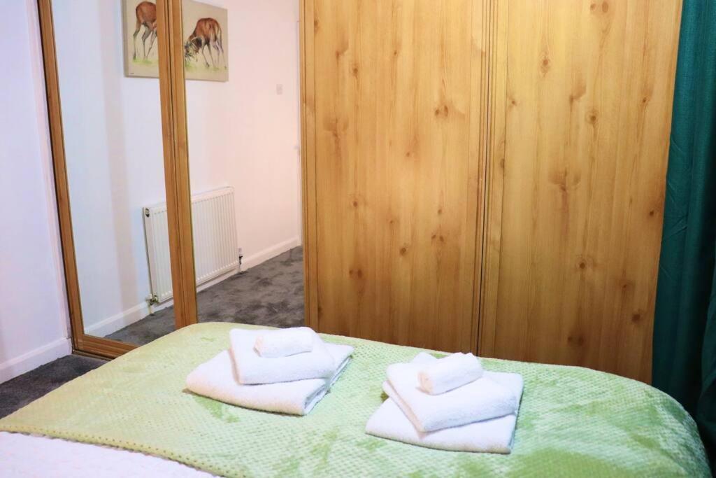 Unique 3 Bedroom House Free Wifi & Parking *